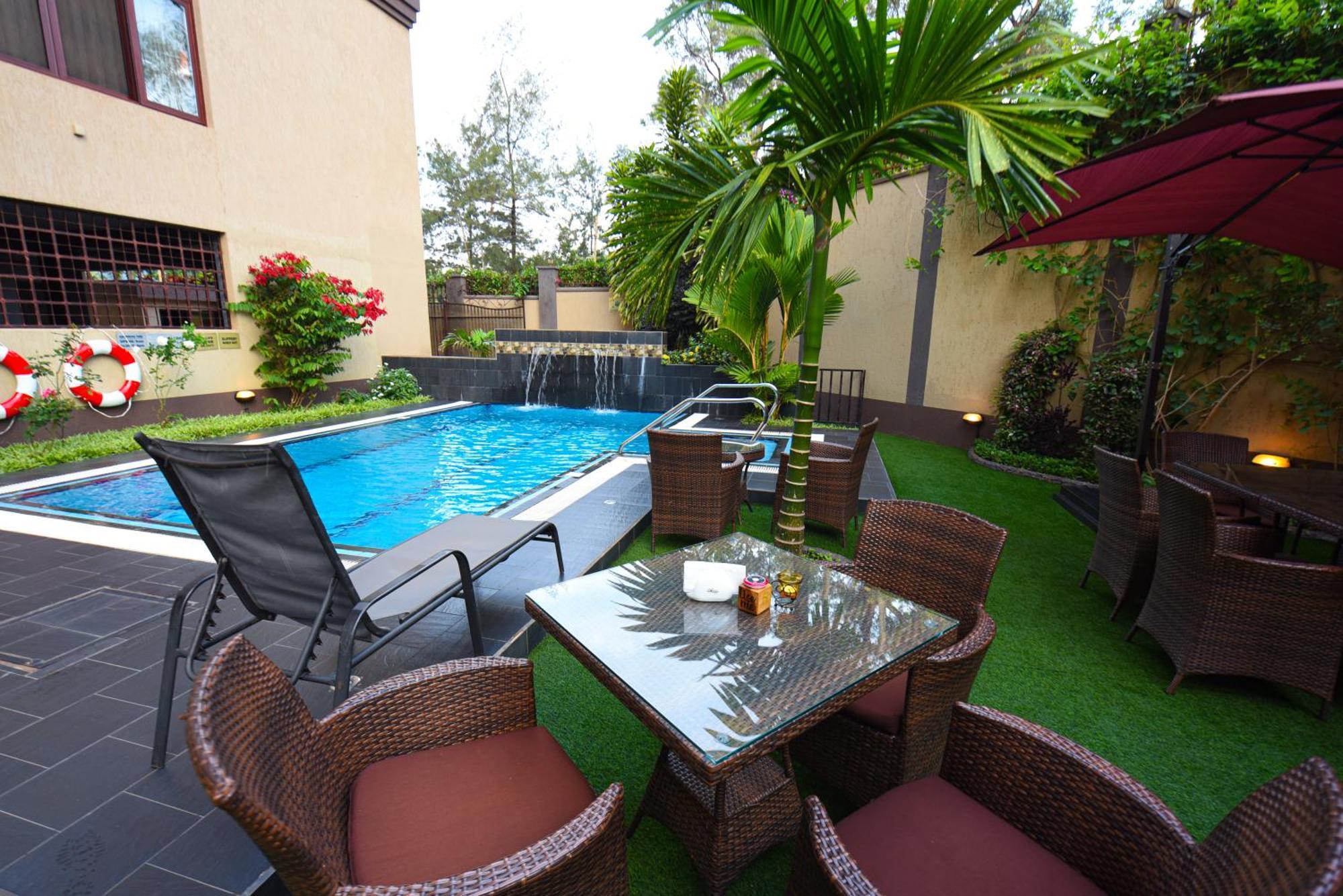 ดิ เอเธนา โฮเต็ล Hotel คัมพาลา ภายนอก รูปภาพ